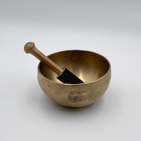 crown chakra tibetan singing bowl with suede mallet