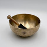 heart chakra singing bowl with suede mallet