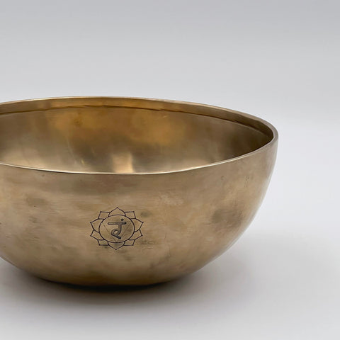 handmade tibetan singing bowl with matt finish